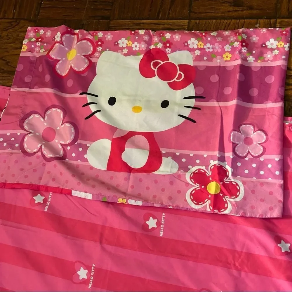 Hello Kitty Thin sheet 64” x 94”